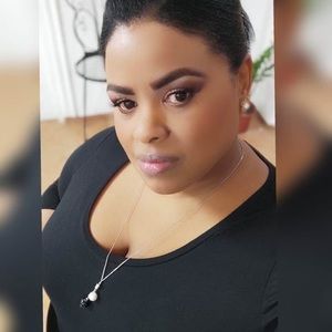 Meet your Posher, Adalgisa